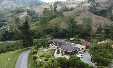 EN VENTA HOSPEDAJE CON RESTAURANTE EN LA VIA TERMALES ARBELAEZ