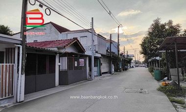 ทาวน์เฮาส์ ลำลูกกา-คลอง 4 ซอยไสวประชาราษฎร์ 7 เนื้อที่ 16.6 ตรว. ใกล้ตลาดเอ.ซี ลำลูกกา คลอง 4 ถนนลำลูกกา ตำบลลาดสวาย อำเภอลำลูกกา จังหวัดปทุมธานี