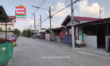 ทาวน์เฮาส์ ลำลูกกา-คลอง 4 ซอยไสวประชาราษฎร์ 7 เนื้อที่ 16.6 ตรว. ใกล้ตลาดเอ.ซี ลำลูกกา คลอง 4 ถนนลำลูกกา ตำบลลาดสวาย อำเภอลำลูกกา จังหวัดปทุมธานี