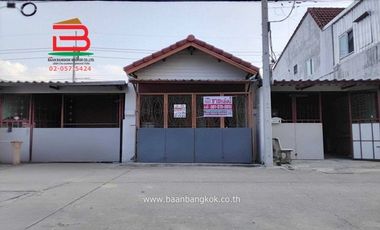 ทาวน์เฮาส์ ลำลูกกา-คลอง 4 ซอยไสวประชาราษฎร์ 7 เนื้อที่ 16.6 ตรว. ใกล้ตลาดเอ.ซี ลำลูกกา คลอง 4 ถนนลำลูกกา ตำบลลาดสวาย อำเภอลำลูกกา จังหวัดปทุมธานี