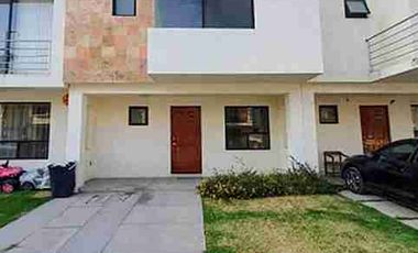 *CASA EN VENTA EN PRIVADA EN FRACC PUENTE DEL SOL*