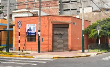 Se vende casa como TERRENO en esquina en plena zona de crecimiento vertical en Barranco