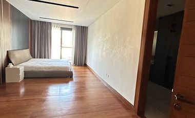 Well Interiored Design Villa in Ayala Alabang for sale