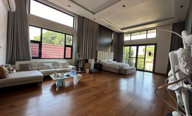 Well Interiored Design Villa in Ayala Alabang for sale