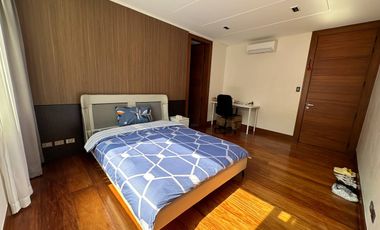 Well Interiored Design Villa in Ayala Alabang for sale