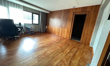 Well Interiored Design Villa in Ayala Alabang for sale