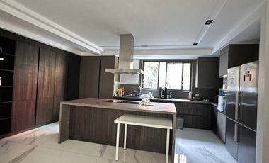 Well Interiored Design Villa in Ayala Alabang for sale