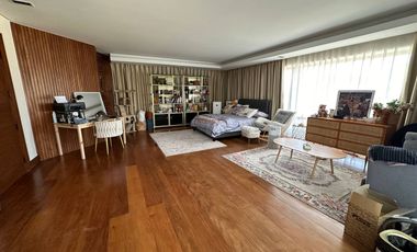 Well Interiored Design Villa in Ayala Alabang for sale