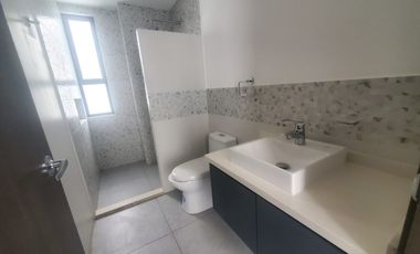 SE RENTA HERMOS CASA DE TRES HABITACIONES ENTUMBCO