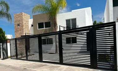 SE VENDE CASA, GRAN JARDIN, JARDIN AGAVES 412, LEON GUANAJUATO. ZONA NORTE