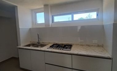 Casa en Renta Paseos del Bosque Corregidora, 3 habitaciones c/u con baño Sala de TV, Estudio o habitación planta baja.