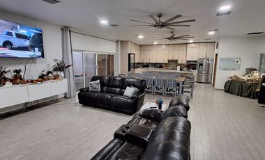 RESIDENCIA DE UNA PLANTA CON ALBERCA 3 MIN DEL PUENTE LIBRE