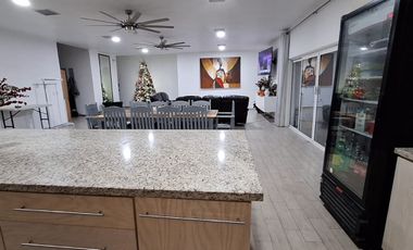 RESIDENCIA DE UNA PLANTA CON ALBERCA 3 MIN DEL PUENTE LIBRE