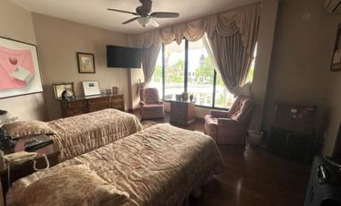 En venta linda casa ubicada en la Urb. Laguna Dorada
