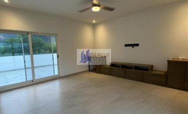 CASA EN RENTA VALLE DE CRISTAL ZONA SUR CARRETERA NACIONAL