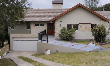 Casa En Las Sierras De Cordoba, Inmejorable Calidad De Construcción Y Distribucion De Ambientes