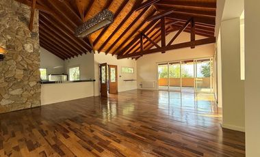 Casa En Las Sierras De Cordoba, Inmejorable Calidad De Construcción Y Distribucion De Ambientes