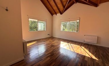 Casa En Las Sierras De Cordoba, Inmejorable Calidad De Construcción Y Distribucion De Ambientes
