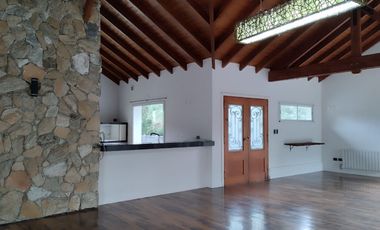 Casa En Las Sierras De Cordoba, Inmejorable Calidad De Construcción Y Distribucion De Ambientes
