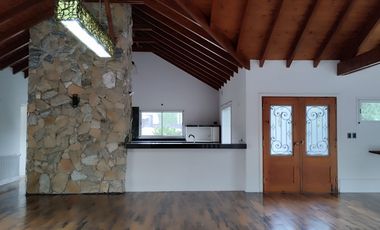 Casa En Las Sierras De Cordoba, Inmejorable Calidad De Construcción Y Distribucion De Ambientes
