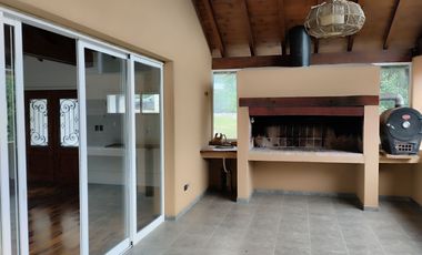 Casa En Las Sierras De Cordoba, Inmejorable Calidad De Construcción Y Distribucion De Ambientes