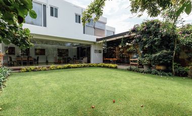 ELEGANTE CASA EN CAMPESTRE DEL BOSQUE CON 4 RECÁMARAS Y AMPLIO JARDÍN