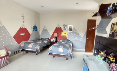 CASA CON 3 RECÁMARAS DE ENTREGA INMEDIATA EN CLUB DE GOLF LA HUERTA