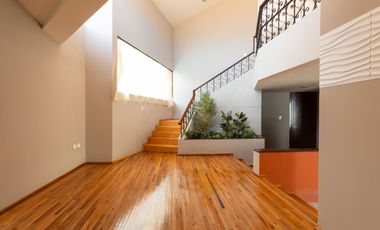 CASA DE 3 RECÁMARAS CON JARDÍN EN CIPRESES DE ZAVALETA, PUEBLA