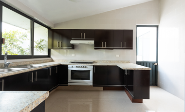 CASA DE 3 RECÁMARAS CON JARDÍN EN CIPRESES DE ZAVALETA, PUEBLA