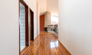 CASA DE 3 RECÁMARAS CON JARDÍN EN CIPRESES DE ZAVALETA, PUEBLA