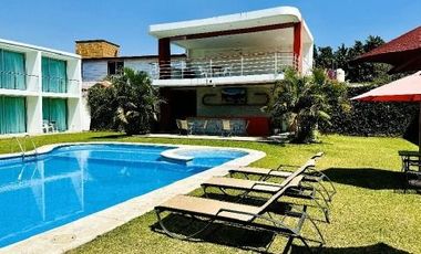 VENTA DE HOTEL EN COCOYOC , CON LOCALES RENTADOS