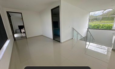 casa muy amplia en condominio en Restrepo