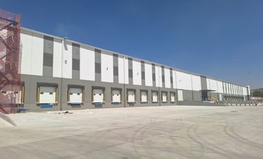 Nave industrial en renta dentro de parque Zona El Salto
