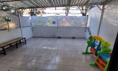 VENDO PROPIEDADA PARA NEGOCIO CON LOCALES COMERCIALES