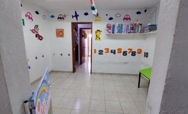 VENDO PROPIEDADA PARA NEGOCIO CON LOCALES COMERCIALES