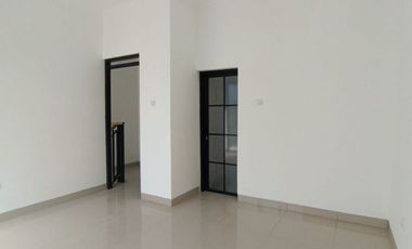 Rumah Vil Cihanjuang, Baru 2 LANTAI Murah Mewah New Dkt Kota Cimahi Utara, Bandung Barat Jual Dijual