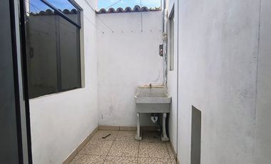 VENDO LINDO DEPARTAMENTO TERCER PISO URB. ROSA DE AMERICA(ALORA)