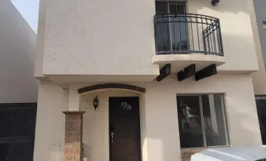 RENTA DE CASA EN VEREDAS DEL SOL