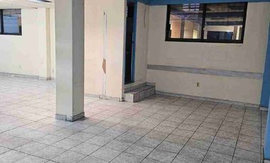 Amplio local comercial ideal para consultorios u oficinas