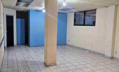 Amplio local comercial ideal para consultorios u oficinas