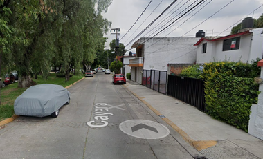 Casa en Venta. Valle Dorado, Tlalnepantla de Baz, EDOMEX. Remate Hipotecario.