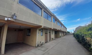 Casa en Condominio cercano Hospital