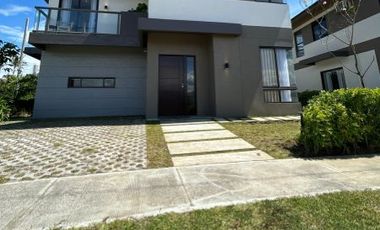 No Spot DP New Development House and Lot for Sale in Sta Rosa Laguna Nuvali