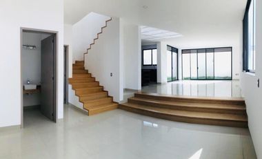 Hermosa Casa Nueva en Venta, En el Molino Lomas II