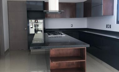 Hermosa Casa Nueva en Venta, En el Molino Lomas II