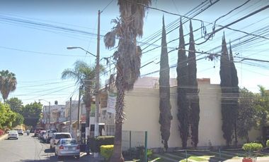 Casa en Venta. Santa Margarita 1ra Sección, Zapopan, Jalisco. Remate Hipotecario.