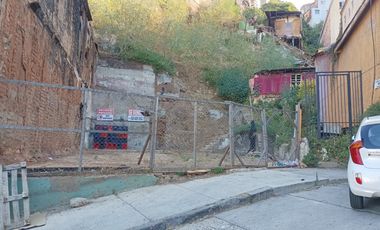 ¡Invierte en el Corazón de Valparaíso! Terreno con Potencial cerca Rodriguez