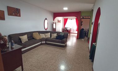 ARRIENDO CASA  SEGUNDO PISO  BARRIO  PORVENIR