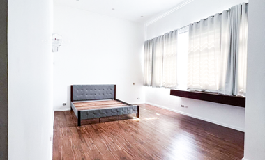 Semi-furnished 5-Bedroom 5BR Modern House and Lot for Sale in BF Homes, Parañaque City at New South Homeowners Associations BF Homes