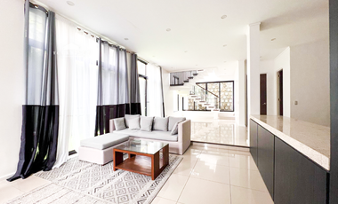 Semi-furnished 5-Bedroom 5BR Modern House and Lot for Sale in BF Homes, Parañaque City at New South Homeowners Associations BF Homes